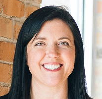 Sophie Hartwell, egy szolgáltatási csapat ügyfélszolgálati vezetője, portré